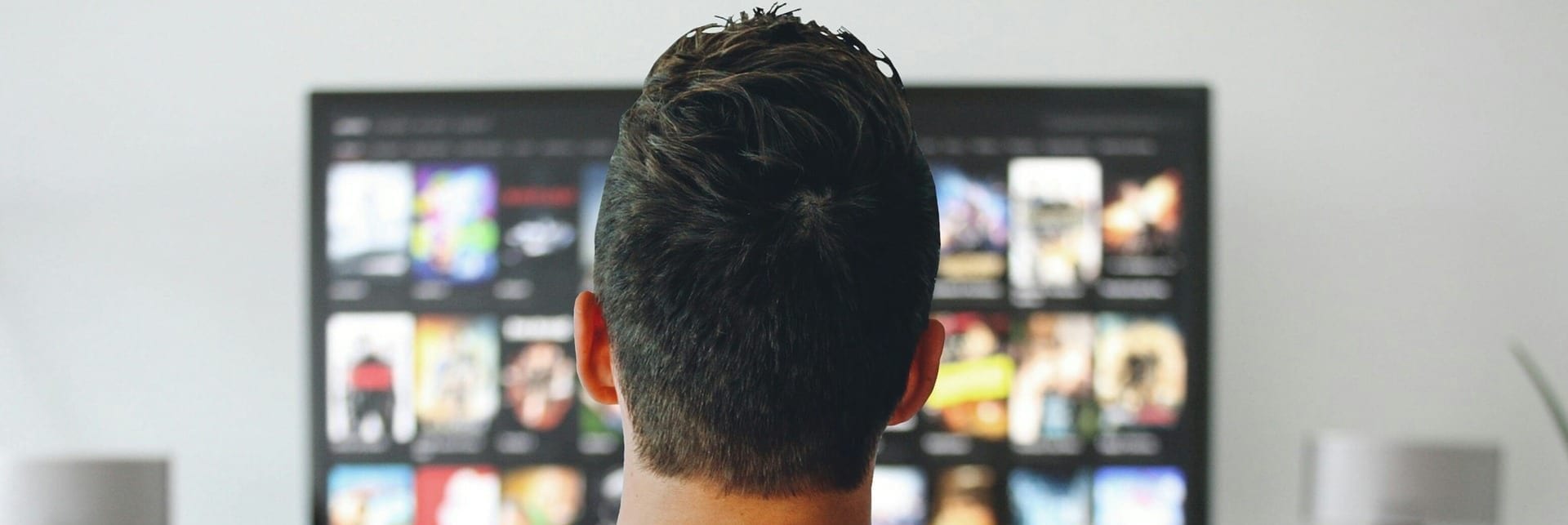 tv-3774381_1920